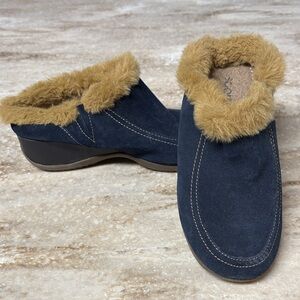 Sporto Navy Blue Mules with Tan Faux Fur